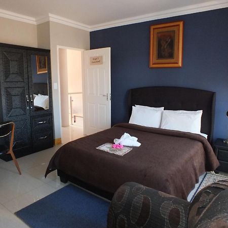 Royal Castle Guest House Windhoek Chambre photo