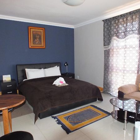 Royal Castle Guest House Windhoek Chambre photo
