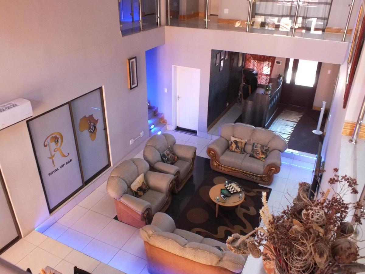 Royal Castle Guest House Windhoek Extérieur photo
