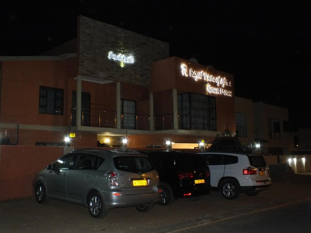 Royal Castle Guest House Windhoek Extérieur photo