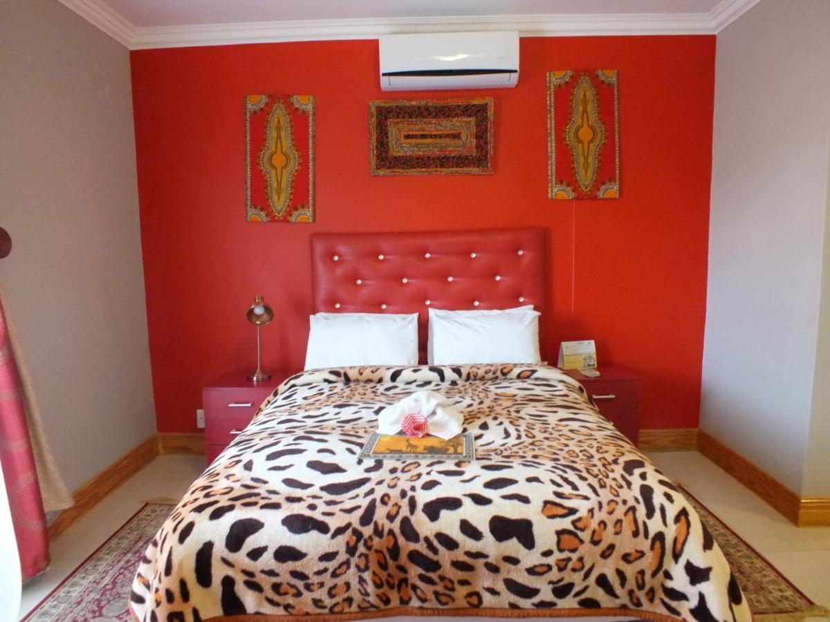 Royal Castle Guest House Windhoek Extérieur photo