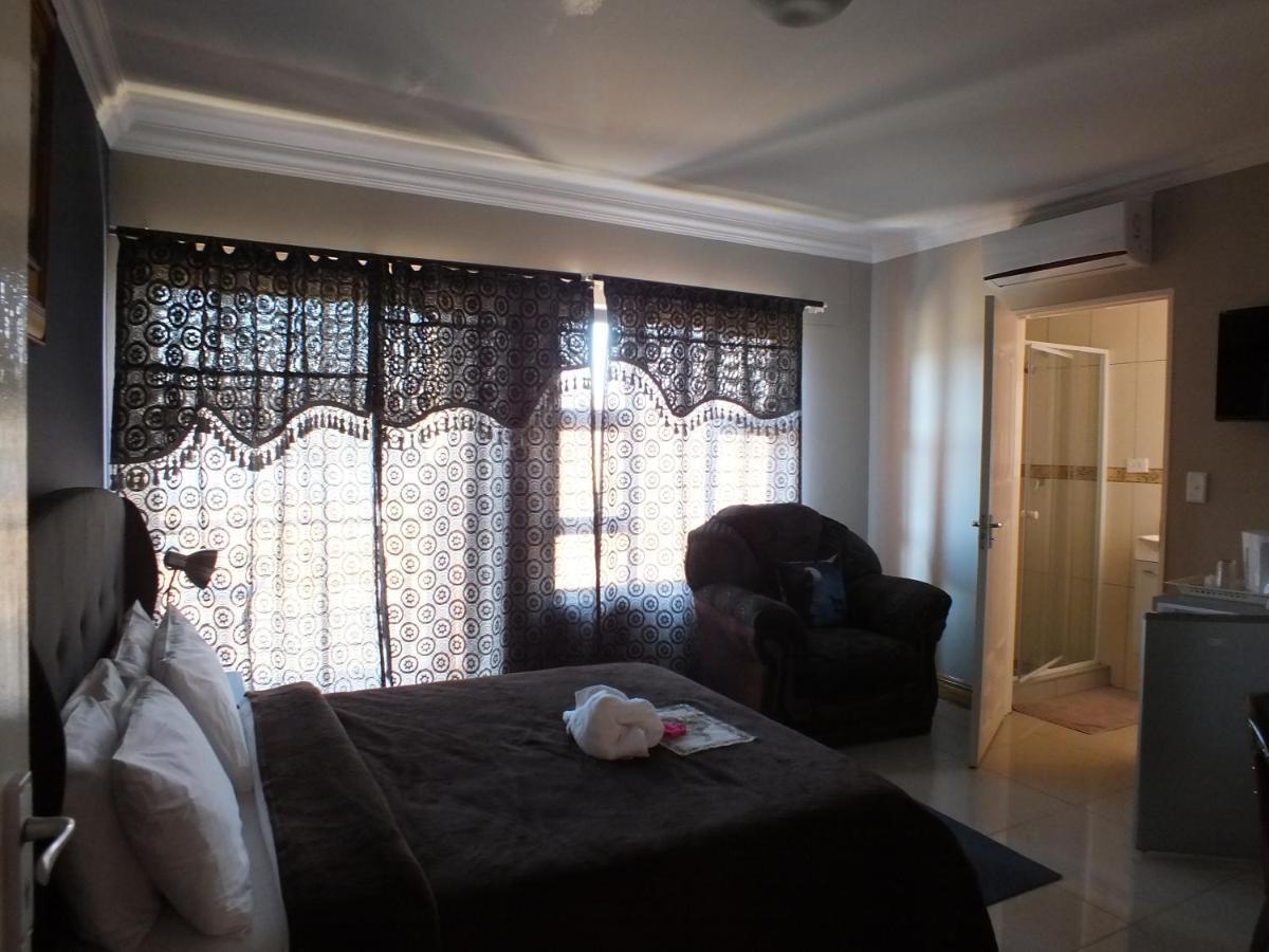 Royal Castle Guest House Windhoek Chambre photo